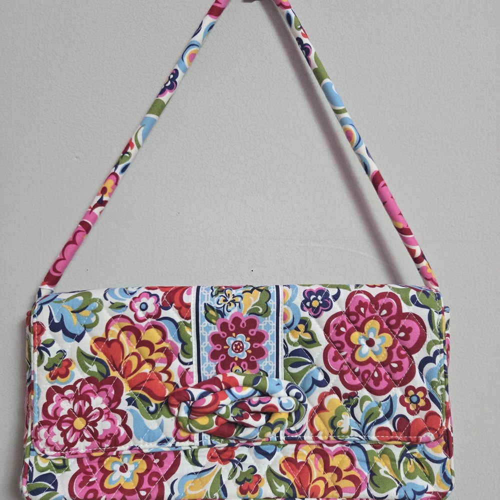 Vera Bradley Quilted Floral Purse Handbag Outside And Inside Zipper Pockets